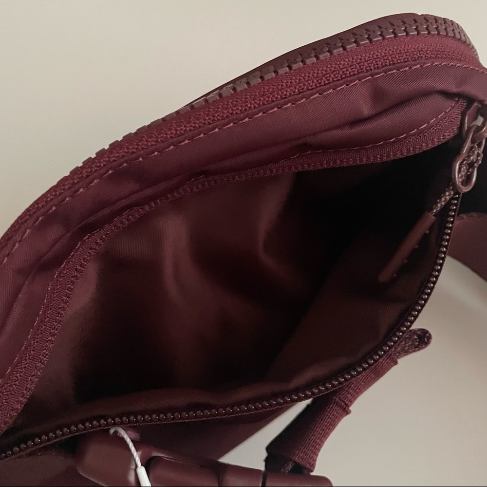 NWT Lululemon Everywhere Belt Bag Red Merlot - Picture 8 of 8